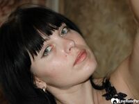 Black haired girlfriend showing her horny pussy - Photo #4