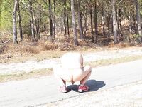 J'aime faire la pute sur les pistes cyclables - Photo #2