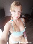 A couple of selfies before the beach - Photo #4