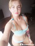 A couple of selfies before the beach - Photo #5