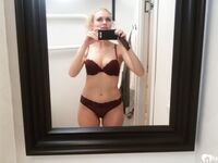 Blonde hottie knows how to take great selfies - Photo #5