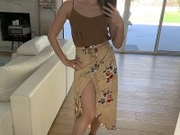 Sexy amateur Riley Reyes shows off her big booty and her natural tits - Photo #1