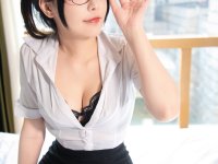 Hot Asian office babe with glasses posing in her provocative outfit - Photo #9