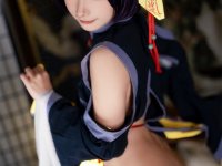 Asian cosplayer strikes tempting poses during a solo performance - Photo #2