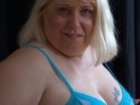 Obese mature woman Lexie Cummings shows her pierced pussy and huge ass at once - Photo #4