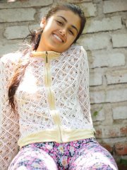 Indian teen spreads her hairy pussy before letting her hair down