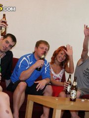 Drunk college kids end up fucking in the bathtub during group sex