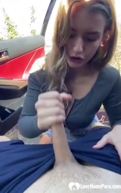 Fuck in car with Tinder date - AmateurPorn
