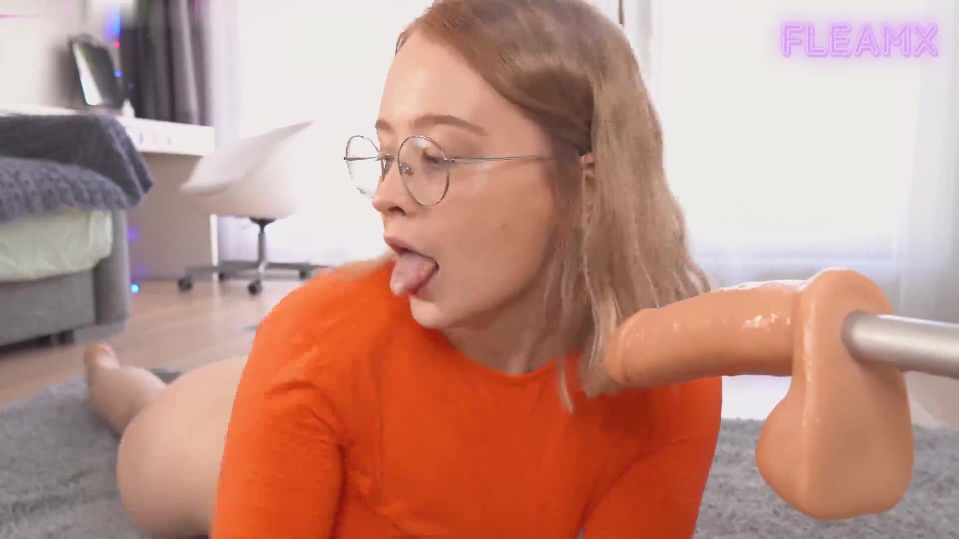 Fucking machine brought a nerdy teen to squirt