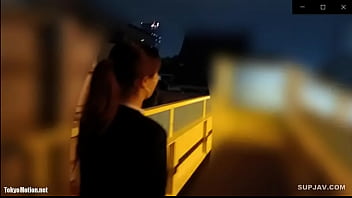 An amateur is exposed outside. It`s quite out. Moreover,the result is cute. Directly, milking at the bar is the best.